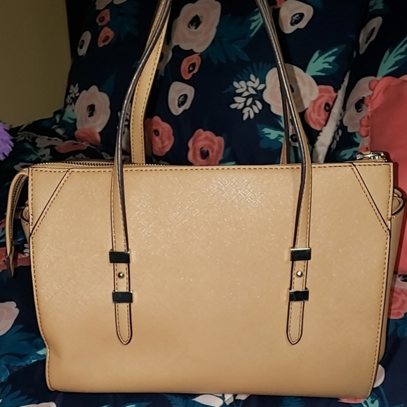 GUESS Satchel - Picture 2 of 6